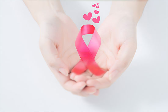 每年10月18号为“粉红丝带日”，提醒女性关注乳房健康